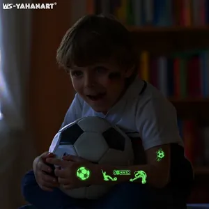 Leuchtende Fußball-Tattoos für Kinder mit grünem Glow-in-the-Dark-Effekt für Fans