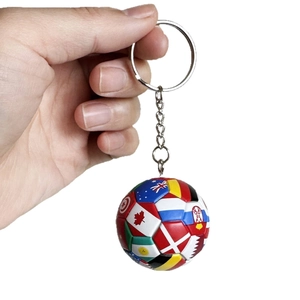 Fußball Schlüsselanhänger mit Nationalflaggen und Metallring für Fußballfans