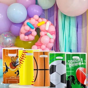 Sacs Cadeaux Jetables en Plastique Thème Sportif Motifs Football Basketball Baseball Football Américain Avec Trou de Poignée Sacs à Bonbons pour Fête d'Anniversaire