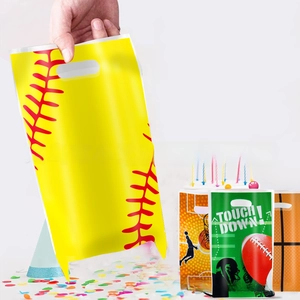 Détails de sacs cadeaux sportifs avec motifs de baseball et football pour anniversaires
