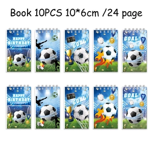 Lot de 10 carnets spirale football montrant les dimensions 10x6cm et détails de couverture