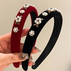 Elegant pearl flower headbands with velvet texture and rhinestones in red and black