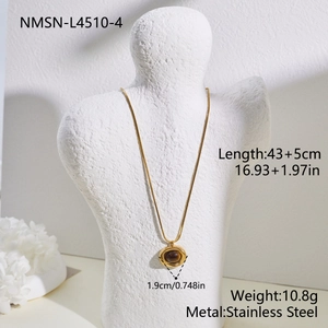 Détail du collier en acier inoxydable avec pendentif œil de tigre et dimensions