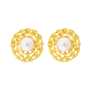 Vintage goldene hohle geometrische Ohrringe mit eleganten weißen Perlenimitaten.