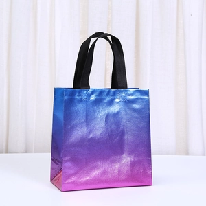 Herbruikbare non-woven cadeauzak met blauw-paars metallic kleurverloop en zwarte hengsels