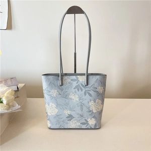 Large Capacity PU Leather Floral Print Tote Bag For Women Minimalist Commuter Shoulder Bag Retro Lady Bucket Handbag