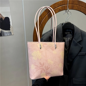 Pink floral tote bag with large capacity and slim shoulder straps for summer casual wear