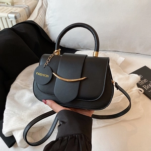 Damen Urban Minimalistisch PU Leder Satteltasche Umhängetasche Mit Goldener Metalldekoration Und Mode Tag Kleine Schulterhandtasche