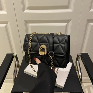 Petit Sac Carré Mode Femme Matelassé Losanges Bandoulière Chaîne Dorée Fermoir Métal Fer à Cheval Style Coréen Sac Épaule