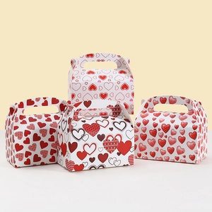 Heart Pattern Portable Gift Box White Cardboard Handle Packaging Box For Valentine's Day Wedding Party Cake Dessert Favor Box