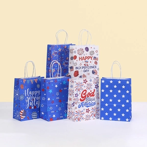 Sacs Cadeaux en Papier Kraft Fête Indépendance Imprimés Étoiles Rayures Feux Artifice Sac à Main pour Célébration Fête 4 Juillet