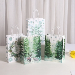 Sacs Cadeaux de Noël en Papier Avec Poignées Forêt d'Hiver Flocon de Neige Renne Imprimés Sacs en Papier Kraft pour Fête