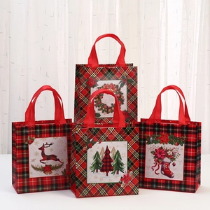 Christmas Plaid Laminated Non-Woven Gift Bag Reusable Handle Tote Bag Reindeer Tree Wreath Stocking Pattern Party Packaging Bag
