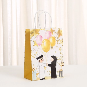 Sac cadeau en papier blanc et doré avec motifs d'enfants et étoiles scintillantes