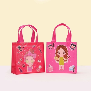 Cartoon Beauty Girl Print Laminated Non-Woven Gift Bag Waterproof Shopping Handbag For Makeup Festival Party Favors Storage Bag