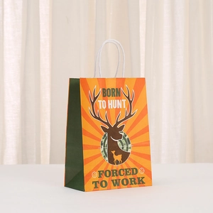 Sac cadeau en papier kraft avec imprimé cerf cartoon et poignées en corde blanche