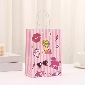 Bolsa de regalo de papel a rayas rosas con iconos pop art y asas blancas