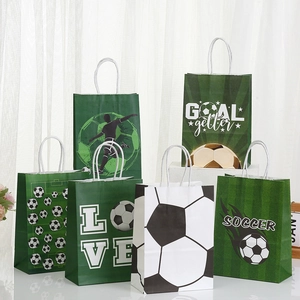 Fußball Thema Kraftpapier Geschenktüten Mit Griffen Grüne Sportliche Fußball Party Taschen Für Geburtstag Sport Veranstaltung Geschenkverpackung