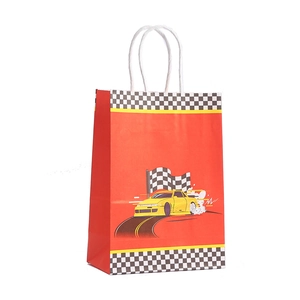 Sac cadeau en papier kraft rouge à motif de voiture de course avec anses en corde