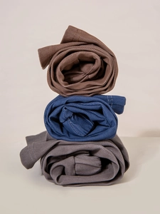 Casual meisjesbroeken in bruin, donkerblauw en grijs met opgerolde boorden van katoen