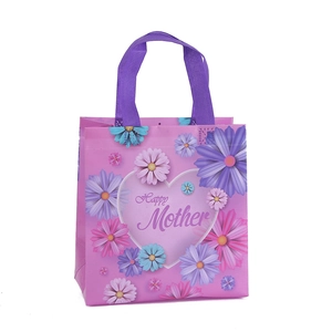 Purple non-woven Mother's Day gift bag with colorful daisy flowers and heart pattern