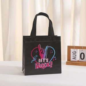 Schwarze Vliestasche mit buntem 'LET'S ROCK' Herz-Aufdruck für Geschenke und Einkauf