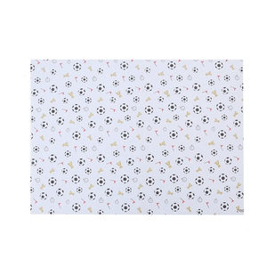 Papel de regalo minimalista de fútbol con patrones de trofeos y balones deportivos