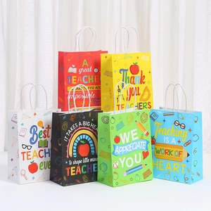 Sacs cadeaux en papier kraft coloré avec illustrations pour la fête des professeurs