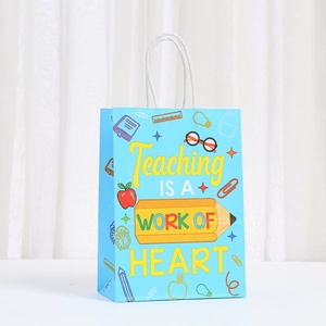 Sac cadeau fête des professeurs avec citation Teaching is a Work of Heart et motifs