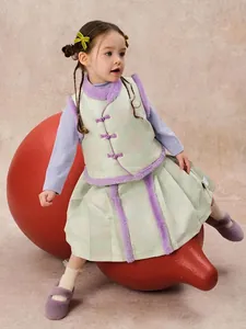 Conjunto de invierno estilo chino para niña con chaleco verde y ribete de felpa lila