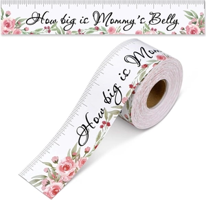 Detail van roze floraal Baby Shower meetlint met How Big Is Mommy's Belly tekst