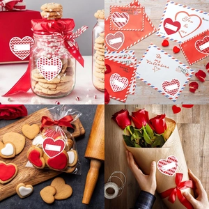 Étiquettes de cadeau de la Saint-Valentin en forme de cœur avec zones À et De
