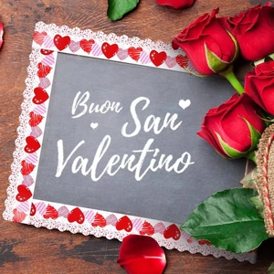 Valentine bulletin board border with scalloped edges and pink heart pattern on wood background