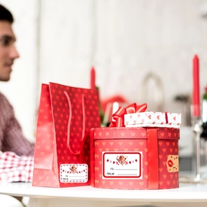 Quadratische Valentinstag-Geschenkaufkleber mit Herz- und Amor-Motiven für Pakete