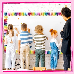 Bordure de tableau d'affichage à motif crayons de couleur pour déco de classe ondulée