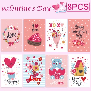 Set van 8 romantische Valentijnskaarten met diverse hart- en cartoonontwerpen