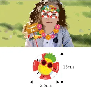Hawaii zomer poolparty decoratieset met ananas brillen en bloemenkransen