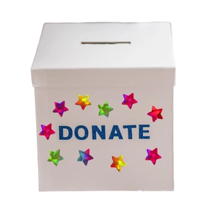 Λευκό κουτί δωρεών με μπλε κείμενο DONATE και ολογραφικά αυτοκόλλητα με αστέρια