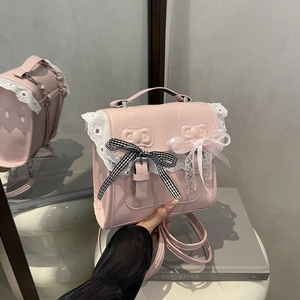 Rosa PU-Leder Rucksack mit weißer Spitze und doppelter Schleifendekoration