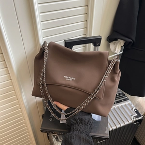 Grand Capacité Minimaliste Sac à Épaule avec Chaîne pour Femme Sac Tote en Similicuir Sac à Main de Navettage Automne Hiver