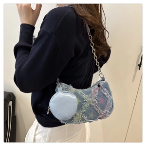 Borsa a tracolla in denim con stelle colorate e piccolo portamonete tondo blu