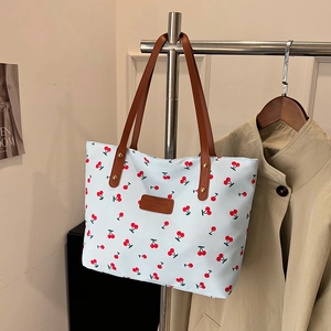 Sac Fourre-tout en Nylon à Imprimé Cerises Mode pour Femmes Sac à Épaule Grande Capacité Sac à Main Décontracté avec Anses en PU