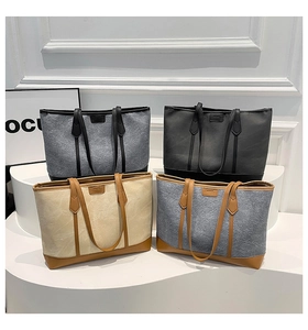 Comparaison détaillée de sacs cabas en feutre en quatre couleurs avec anses cuir