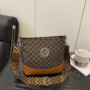 Women Retro M Letter Monogram Shoulder Bucket Bag Synthetic Leather Patchwork Wide Strap Daily Crossbody Handbag