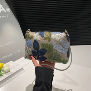 Sparkly sequin hand bag with plant embroidery and silver chain for women stylish look