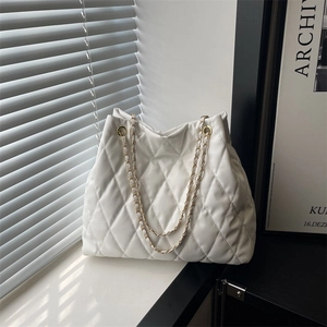 White quilted tote bag with gold chain strap, luxury shoulder bag with rhombic stitching