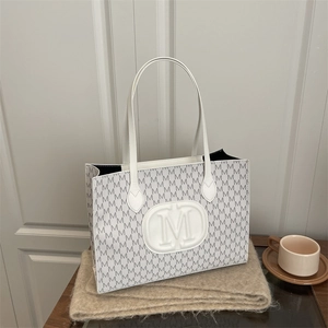Sac cabas blanc avec motif lettre M gris et élégantes poignées en cuir pour femme