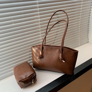 Vintage Large Capacity PU Leather Shoulder Tote Bag And Pouch Set With Letter Embossing And Knot Detail For Women Office Daily