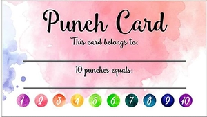 Dettaglio della carta fedeltà acquerello rosa e blu con dieci punti e campi da compilare