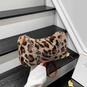 Borsa a Tracolla da Donna in Peluche con Stampa Leopardata Pelliccia Artificiale Catena in Metallo Morbida Autunno Inverno